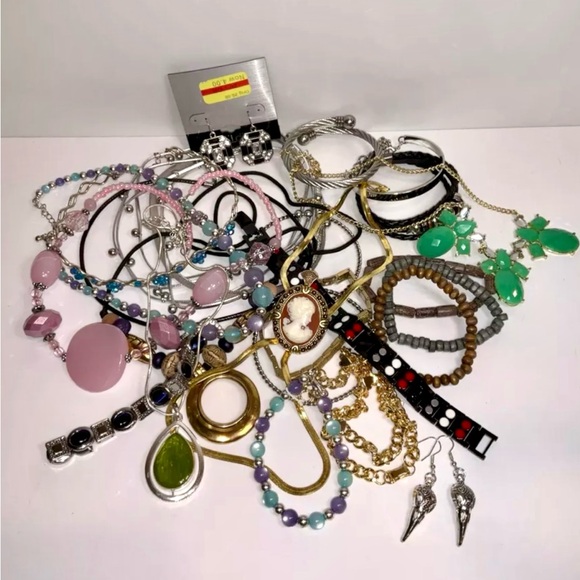 Vintage to Now Costume Jewelry Lot of 26 Necklace Earrings & More Resell or Wear - Picture 1 of 10